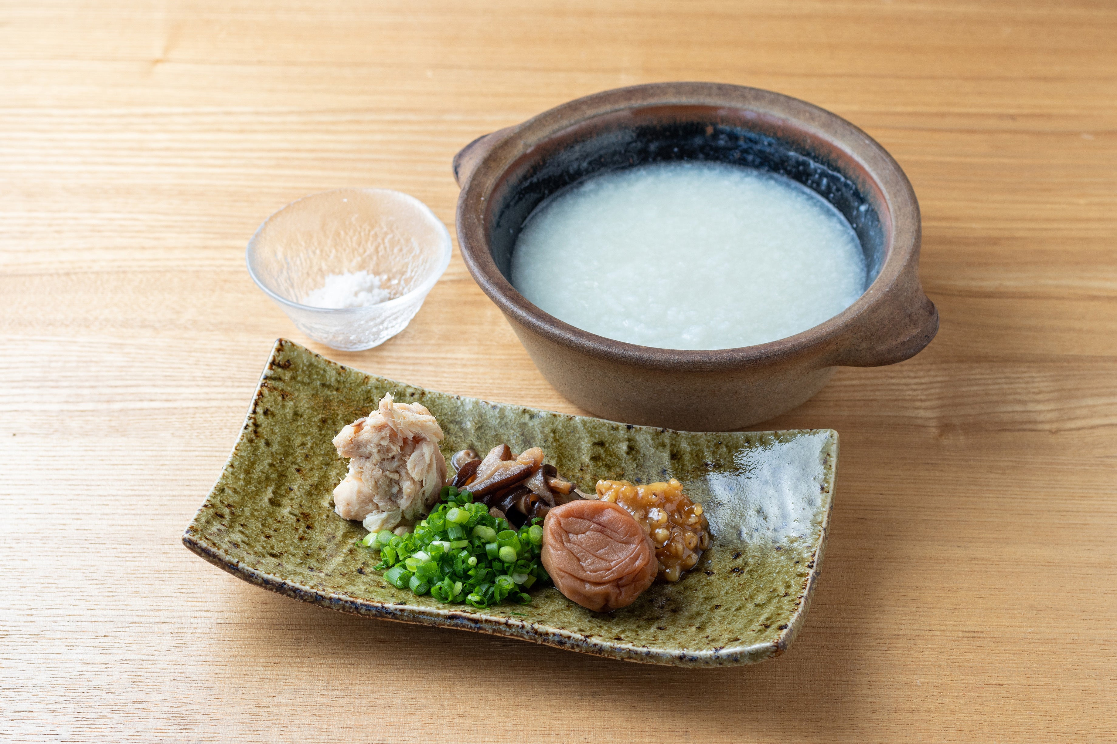 御出汁の効いた仁多米のお粥