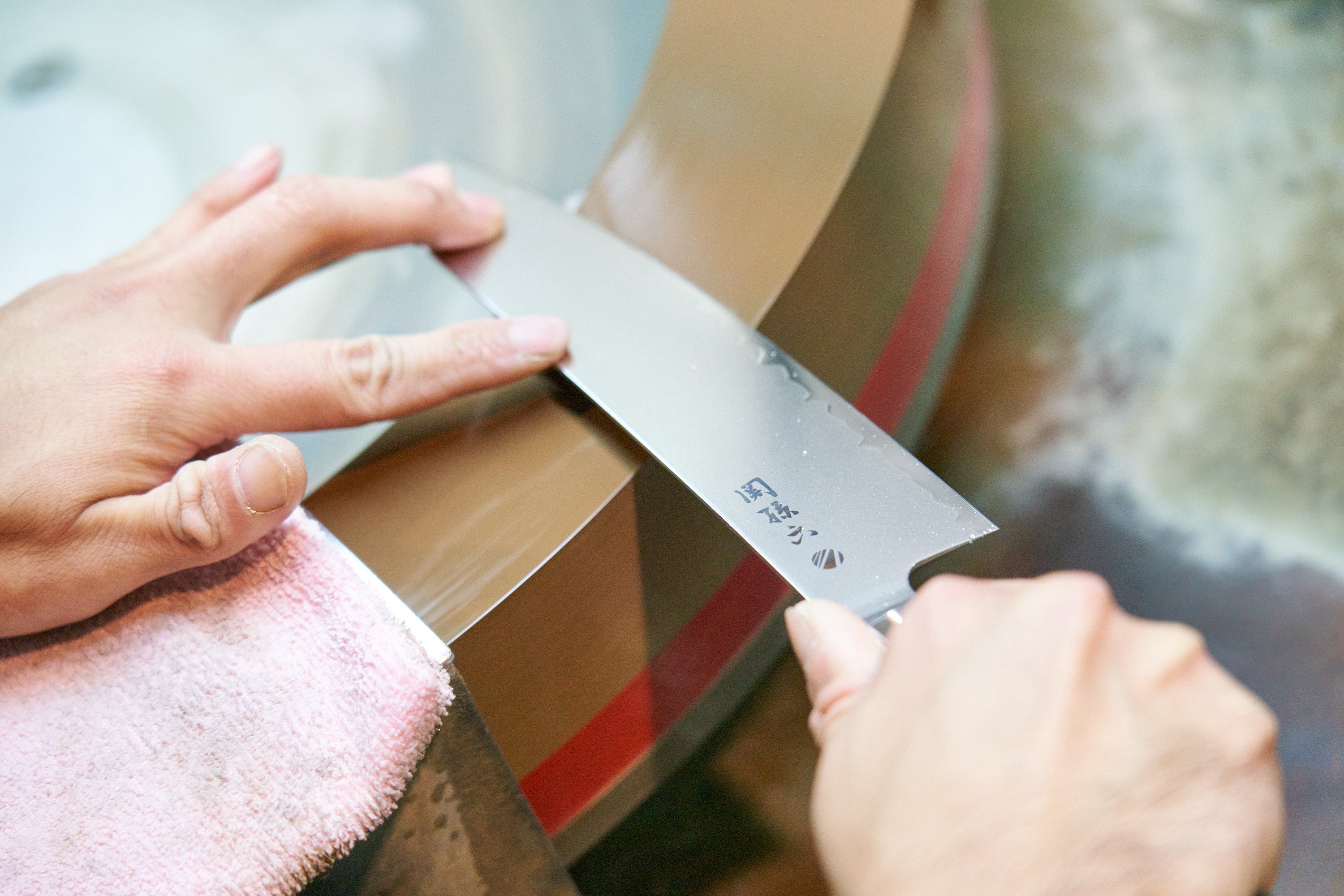 時代牛角根付￼「からす貝」繊細彫