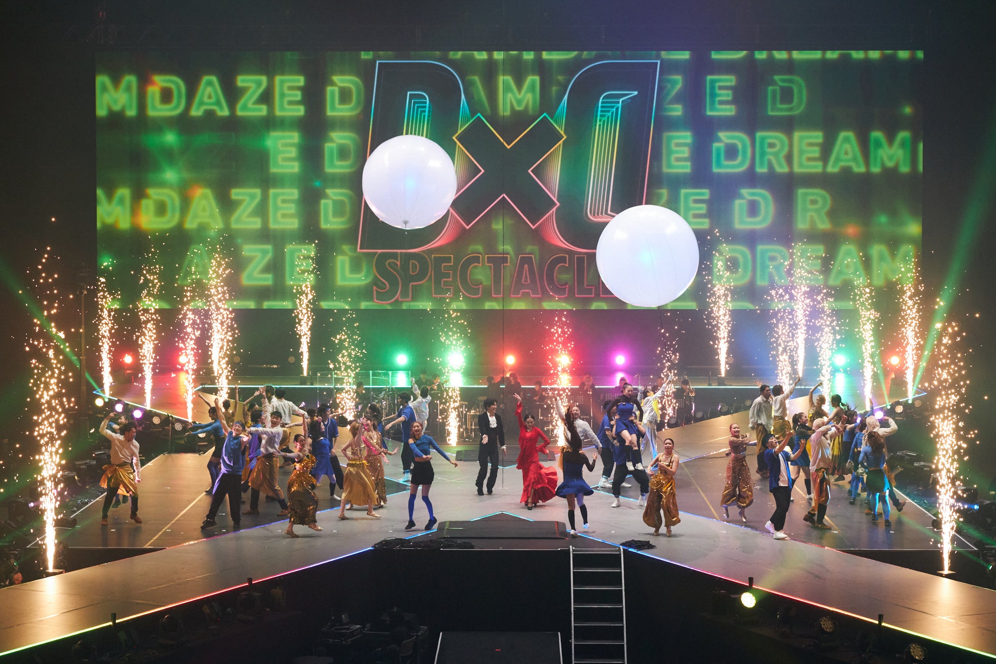 様々なダンスパフォーマンスとモンストサウンドを掛け合わせた心躍るエンターテインメントステージ 「D×D SPECTACLE!」