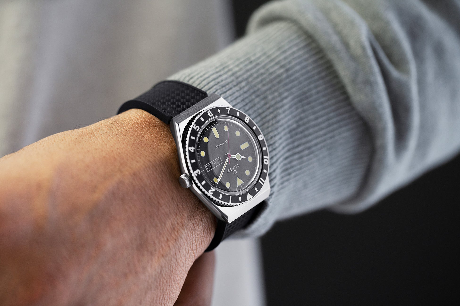 Timex Q Mod 米ウォッチブランドTIMEXを代表とするモデル『Q TIMEX』初のラバーストラップ仕様が登場!ブラックカラーモデルを公式ECで9/1(木)に ...