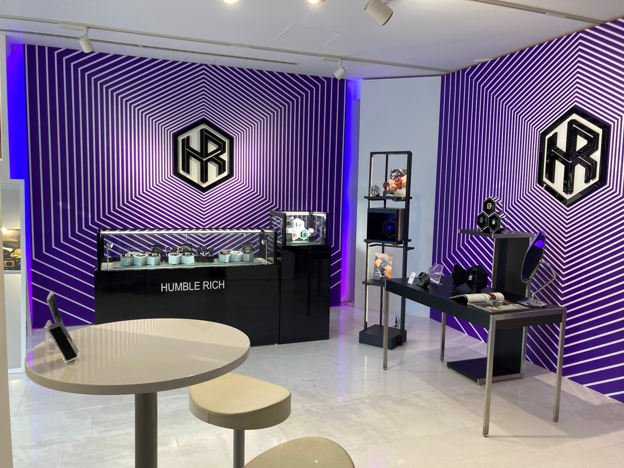 ベルトを付け替えて試着いただける国内最大店舗『HUMBLE RICH 神宮』で