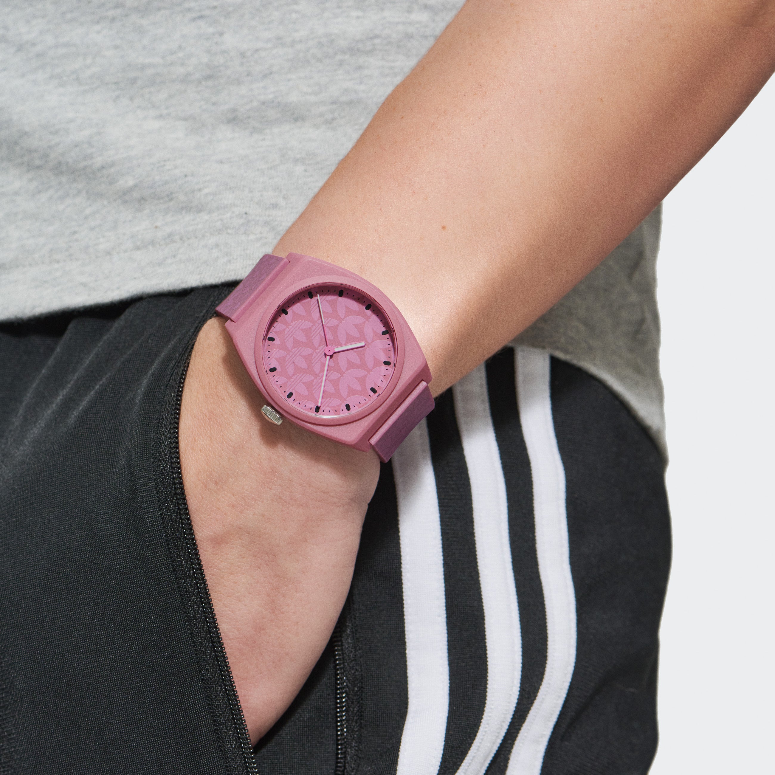 AOST23052 ¥10,780 （税込）