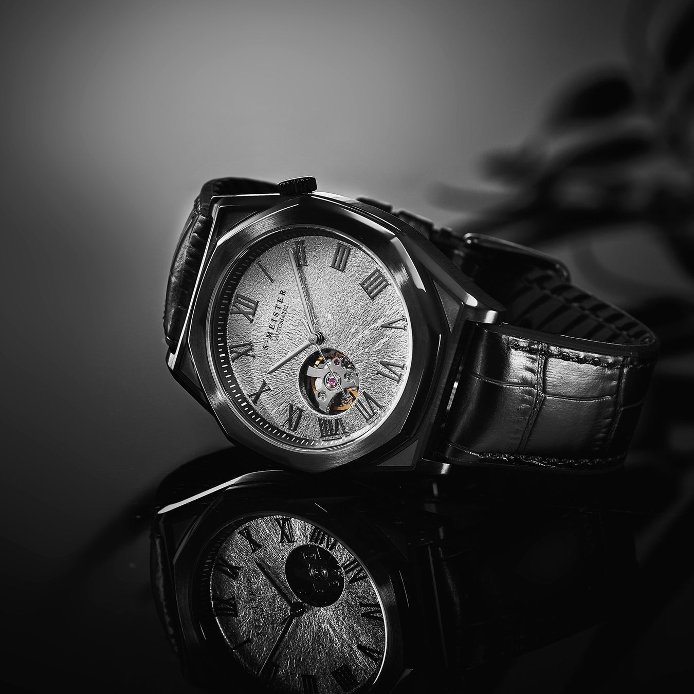 プラチナ箔を使用した機械式腕時計