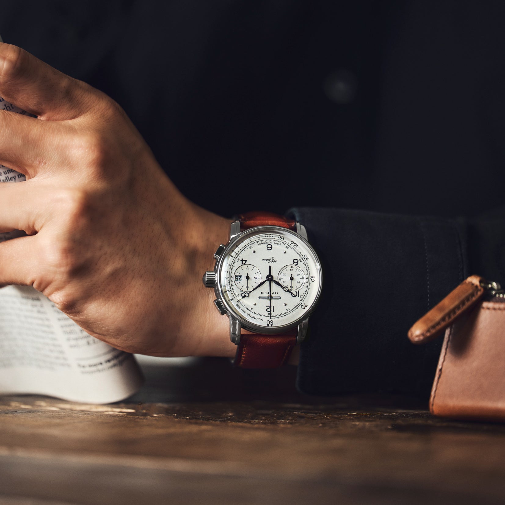 レッドブラウンベルトが秋冬の腕元を彩る！ドイツ時計ZEPPELINの