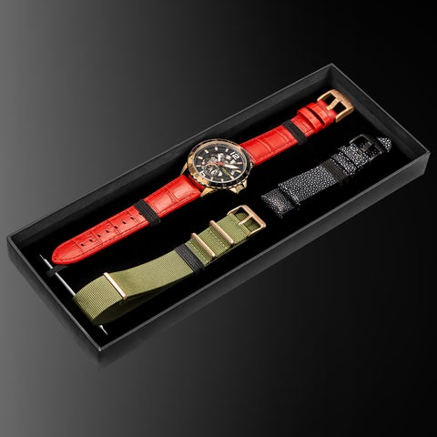 ANGEL CLOVER TIME CRAFT DIVER AUTOMATIC 15周年記念限定セット、3種のストラップを堪能! ANGEL CLOVER TIME CRAFT DIVER AUTOMATIC 15周年記念限定セット、3種のストラップを堪能!