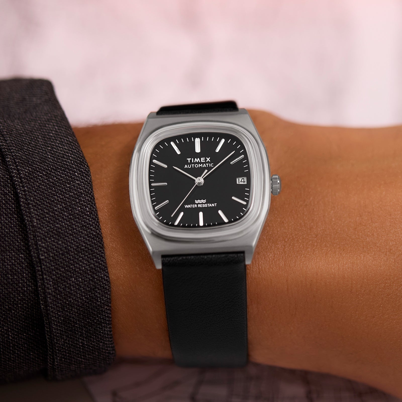 タイメックス　リイシュー 1983 E-line Timex 1983 E-Line Reissue Automatic 34mm Blue | Watches.com