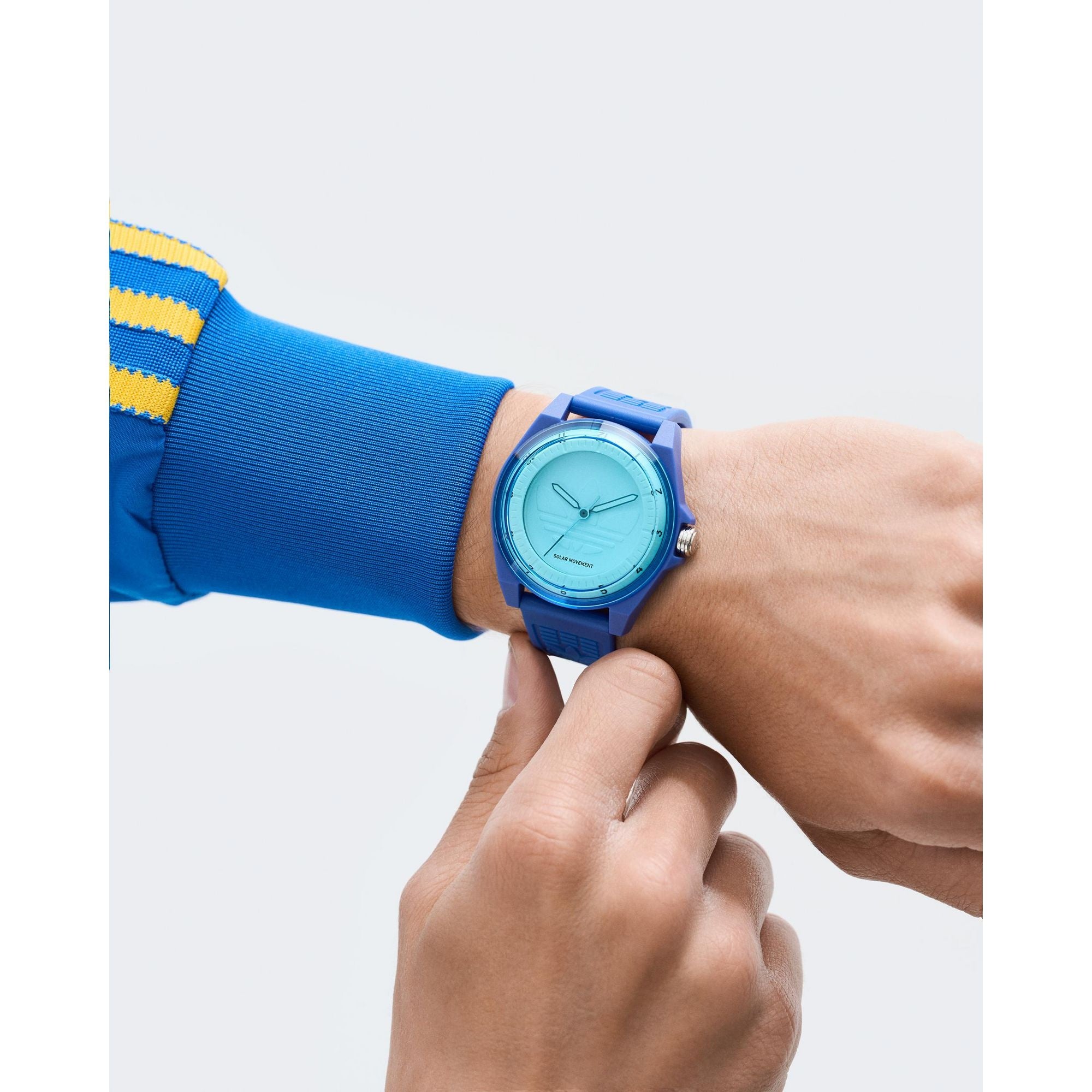 adidas Originals(アディダス オリジナルス)」、カラーアクリル