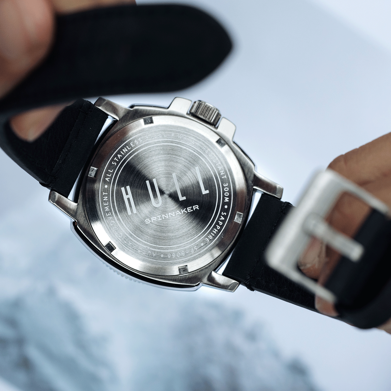 イタリア発の腕時計ブランド『スピニカー(SPINNAKER)』が、“クッション