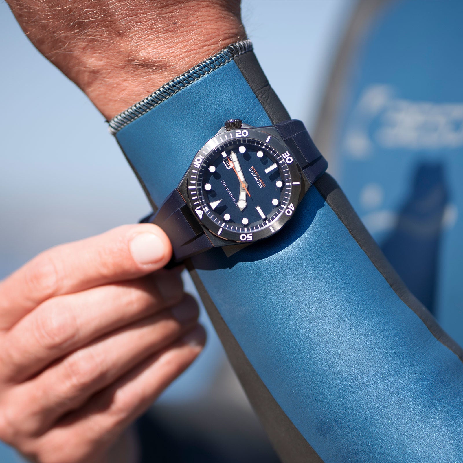 機械式腕時計『スピニカー（SPINNAKER）』、「フローティング