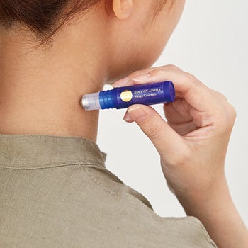 ローラーでグッと押してマッサージ