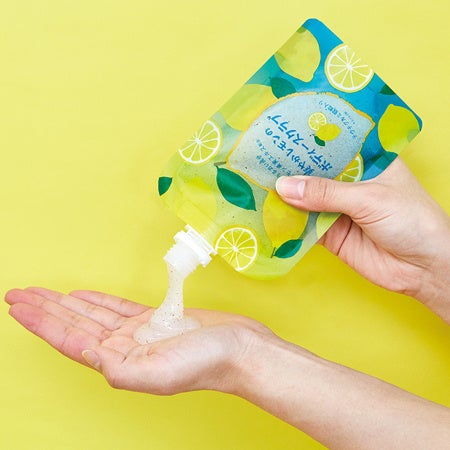 キメ細かいスクラブと爽やかレモンの香り