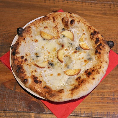 薪窯焼きのチンクエフォルマッジ