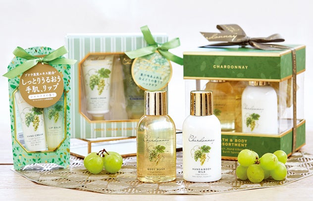 左から ハンド＆リップケアセット、ハンドケアギフト、バス＆ボディーケアセット