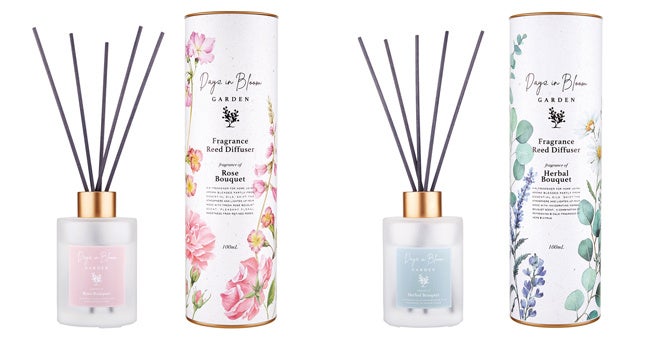 左 ローズブーケ、右 ハーバルブーケ