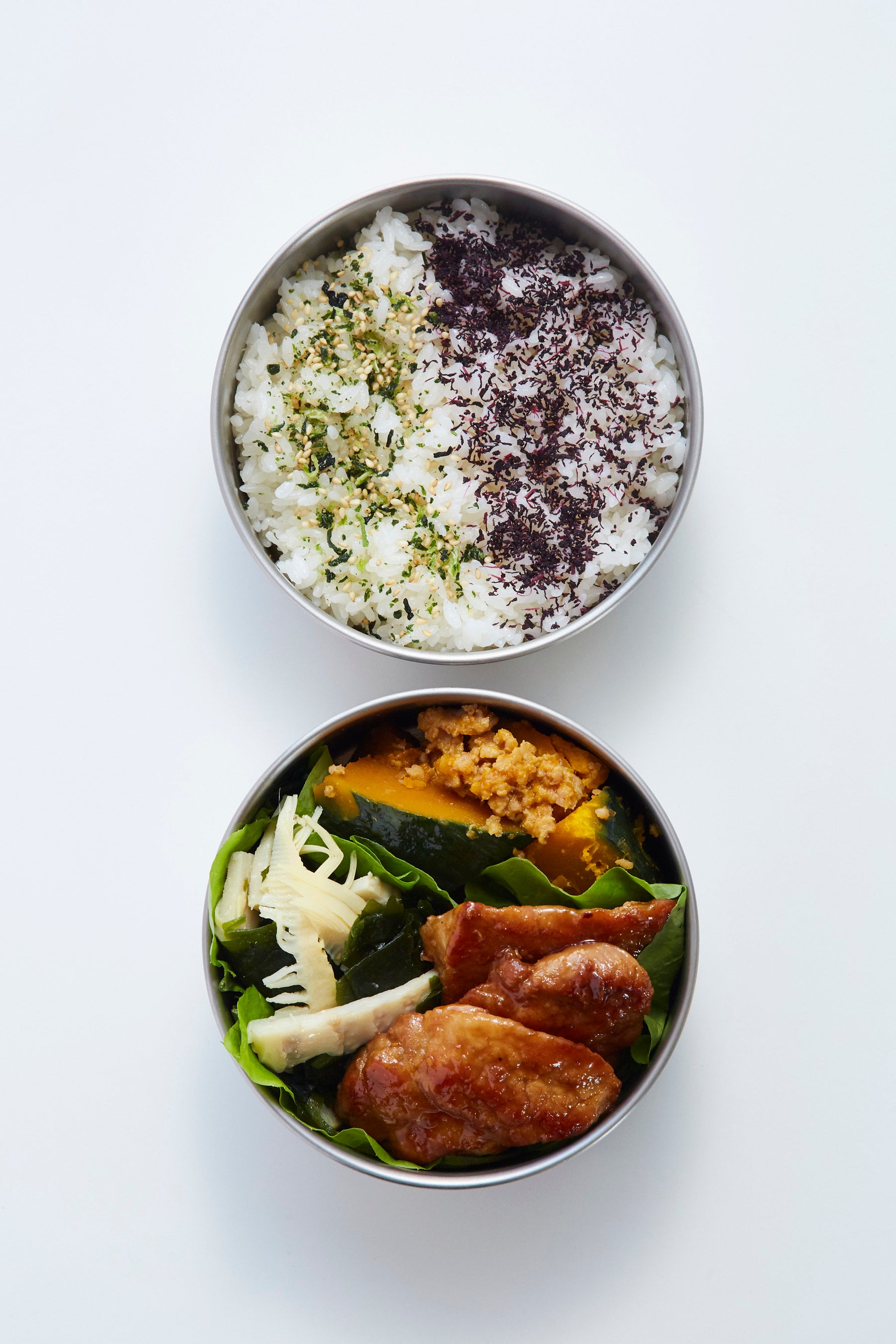 ・トンテキ弁当＝トンテキ＋わかめとたけのこのナムル＋かぼちゃのそぼろ煮