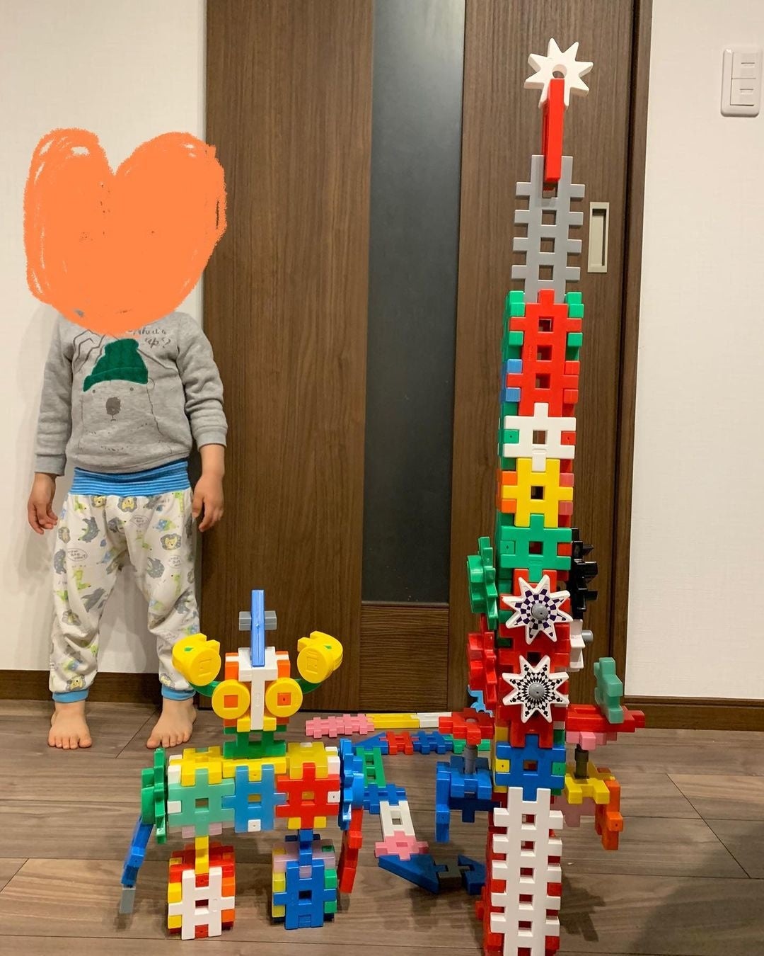 「ロボットくんとロボットくんの町」tarako0809さん