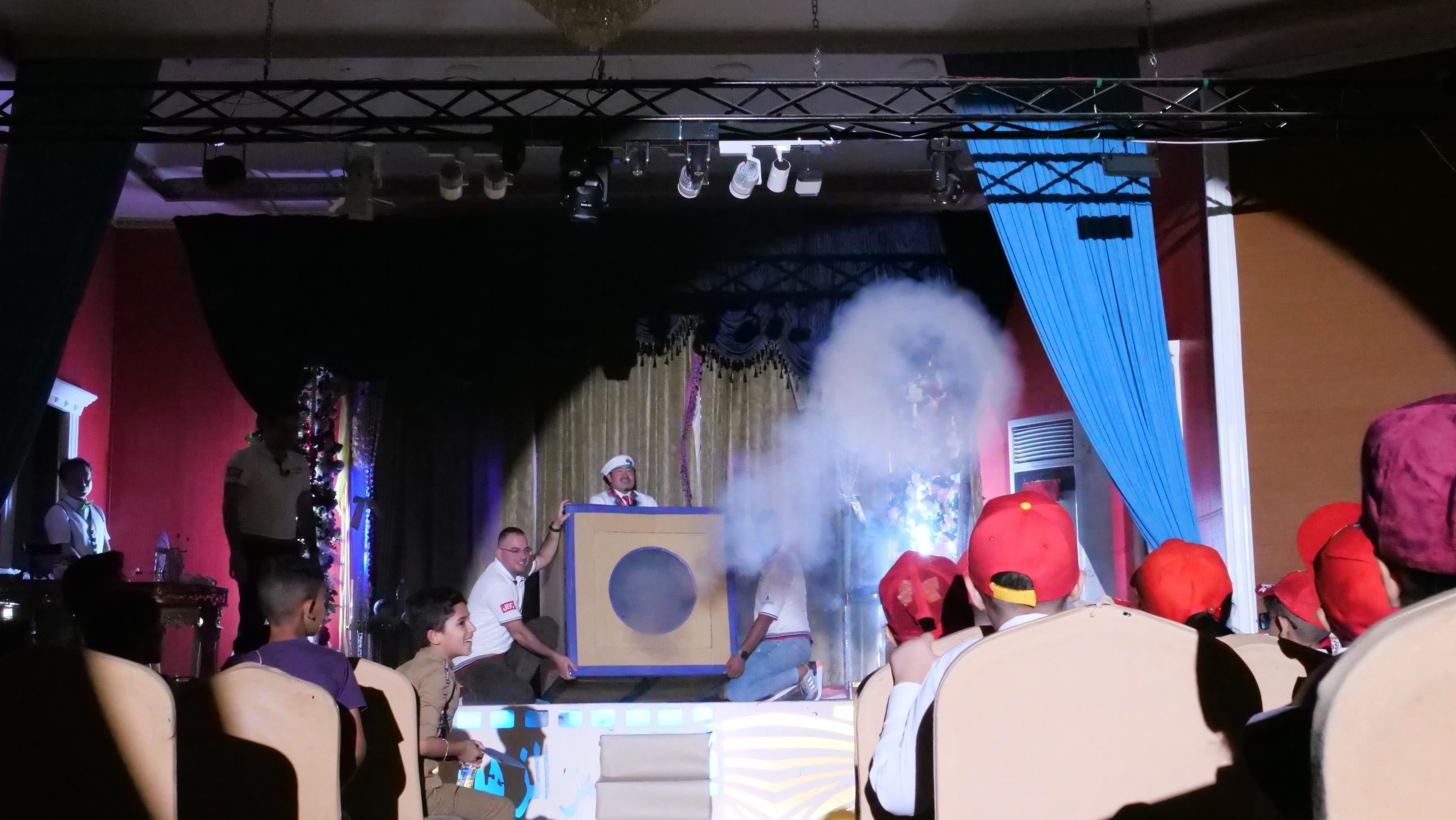 米村でんじろう監修サイエンスショーの代名詞“巨大空気砲”