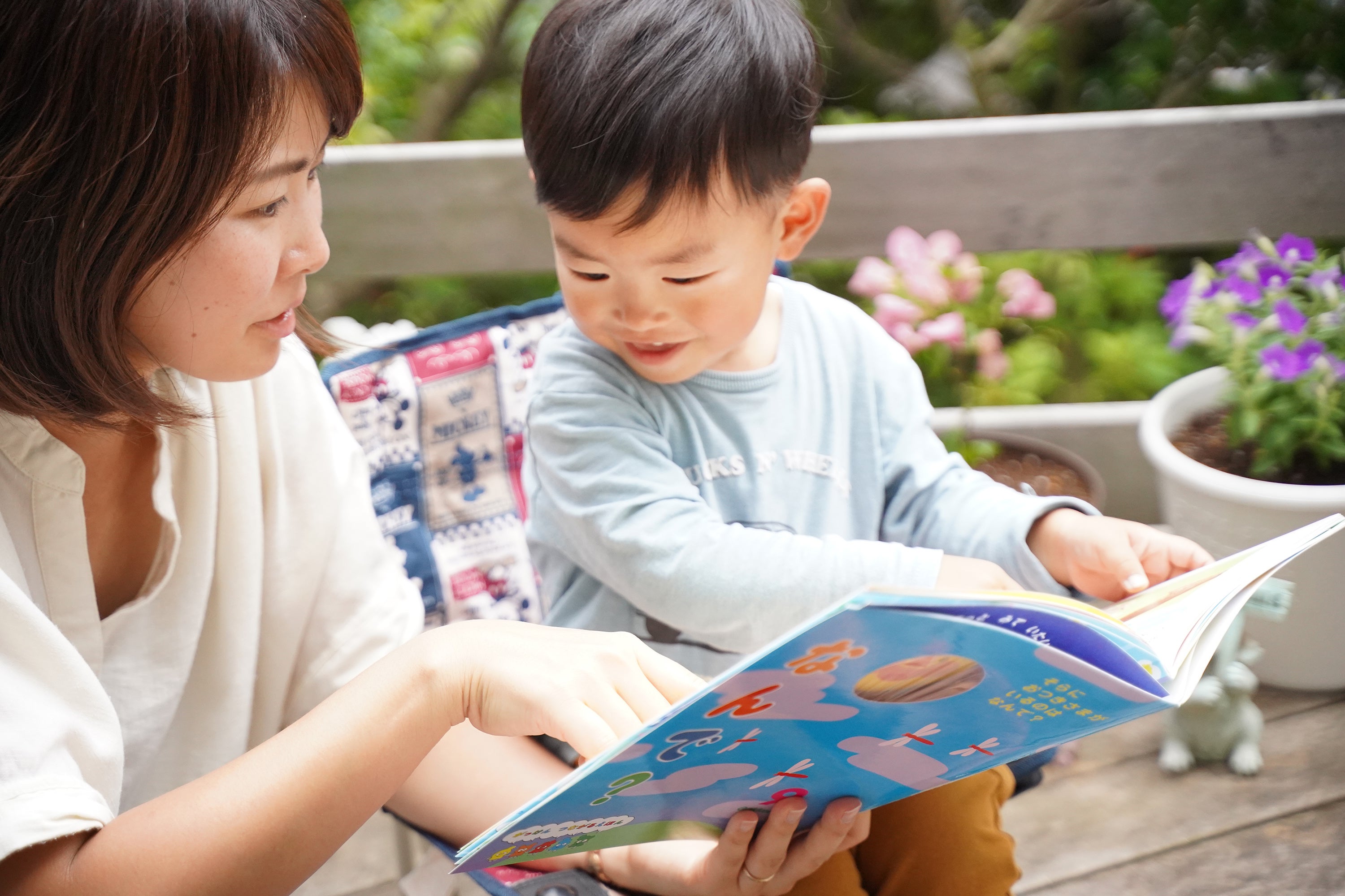 ▲毎月、発達と季節に合った本が届くので子どもの興味が広がる（「なんで？」9月号の使用イメージ