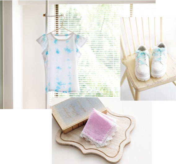 ▲同梱されているガイドブックでは、余った染め液で染められるアイテムの一例を紹介しています。※Tシャツ、くつひも、ハンカチはキットに含まれません