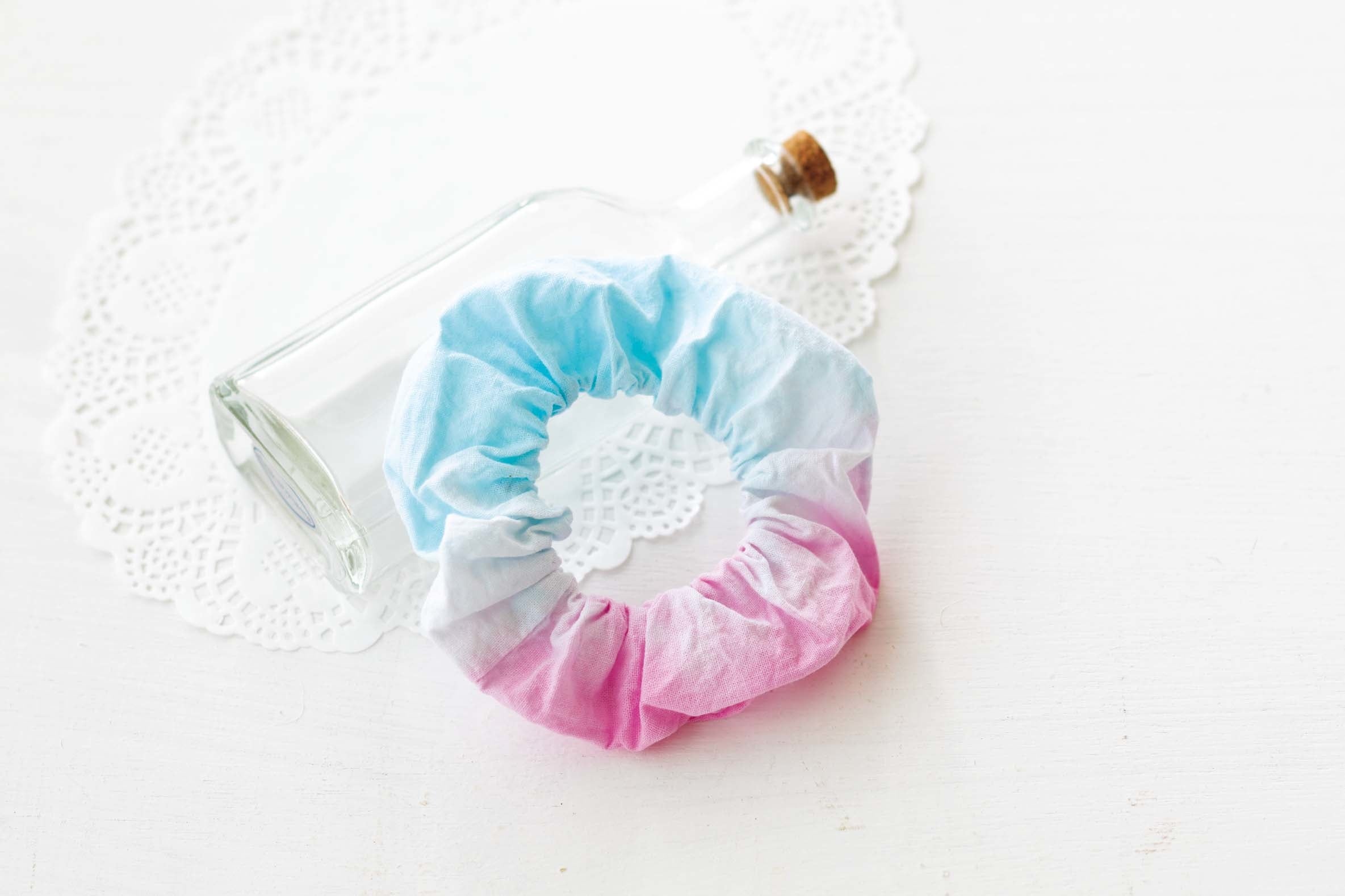 ▲タイダイ、グラデーション…キットのアイテムで、こんなにかわいい染め物ができます