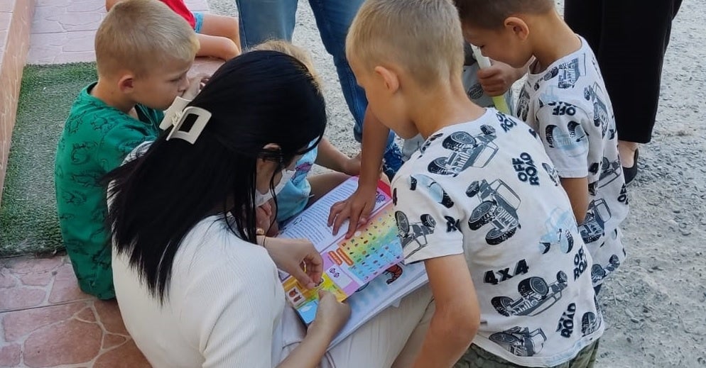 ウクライナ孤児の宿泊施設で学研のワークブックが人気