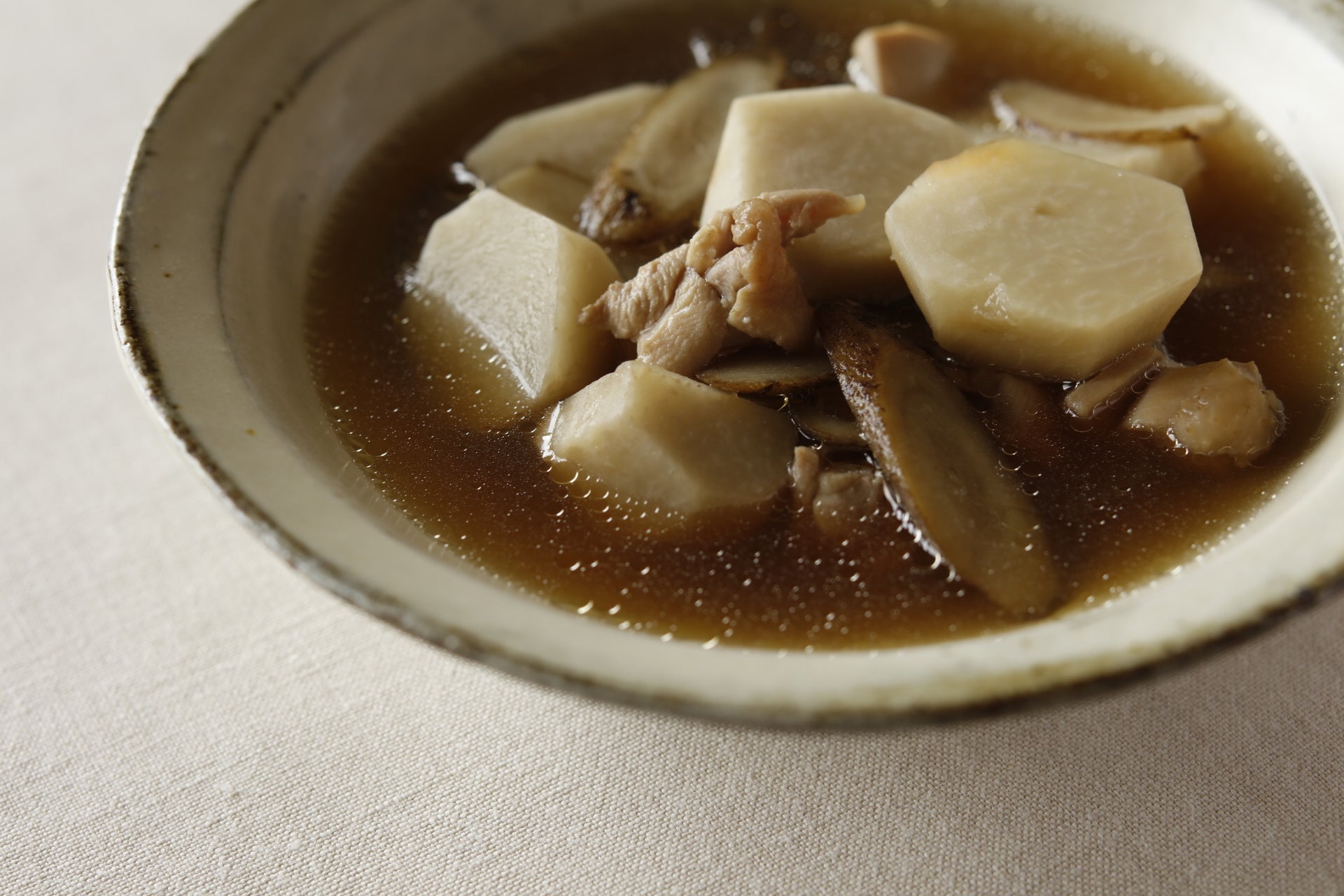 里いもとごぼうの和風スープ