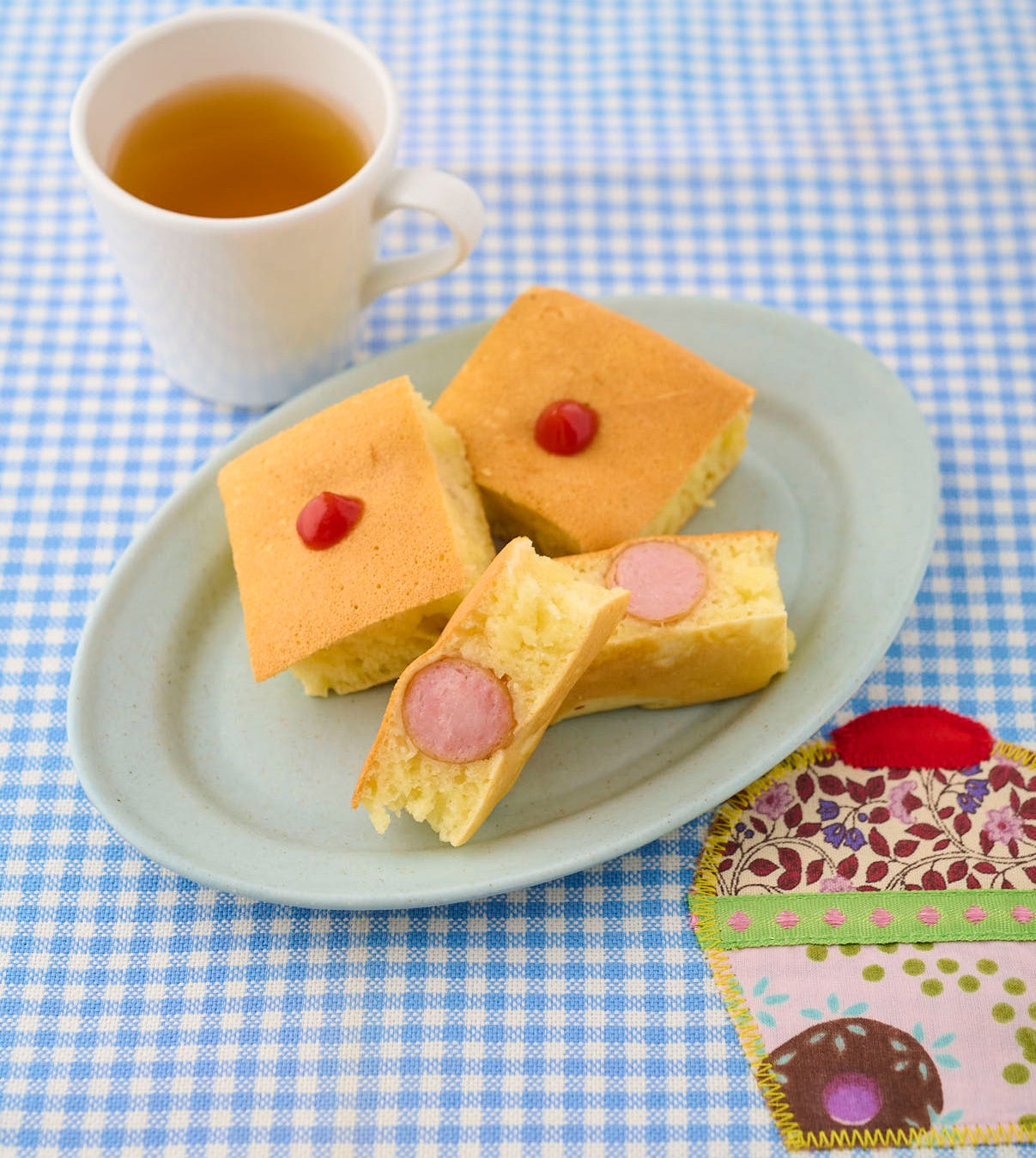 栄養満点のお手軽ごはんから、手づかみ食べにぴったりのひと口レシピまで、赤ちゃん~子どもが食べたくなるレシピが満載!