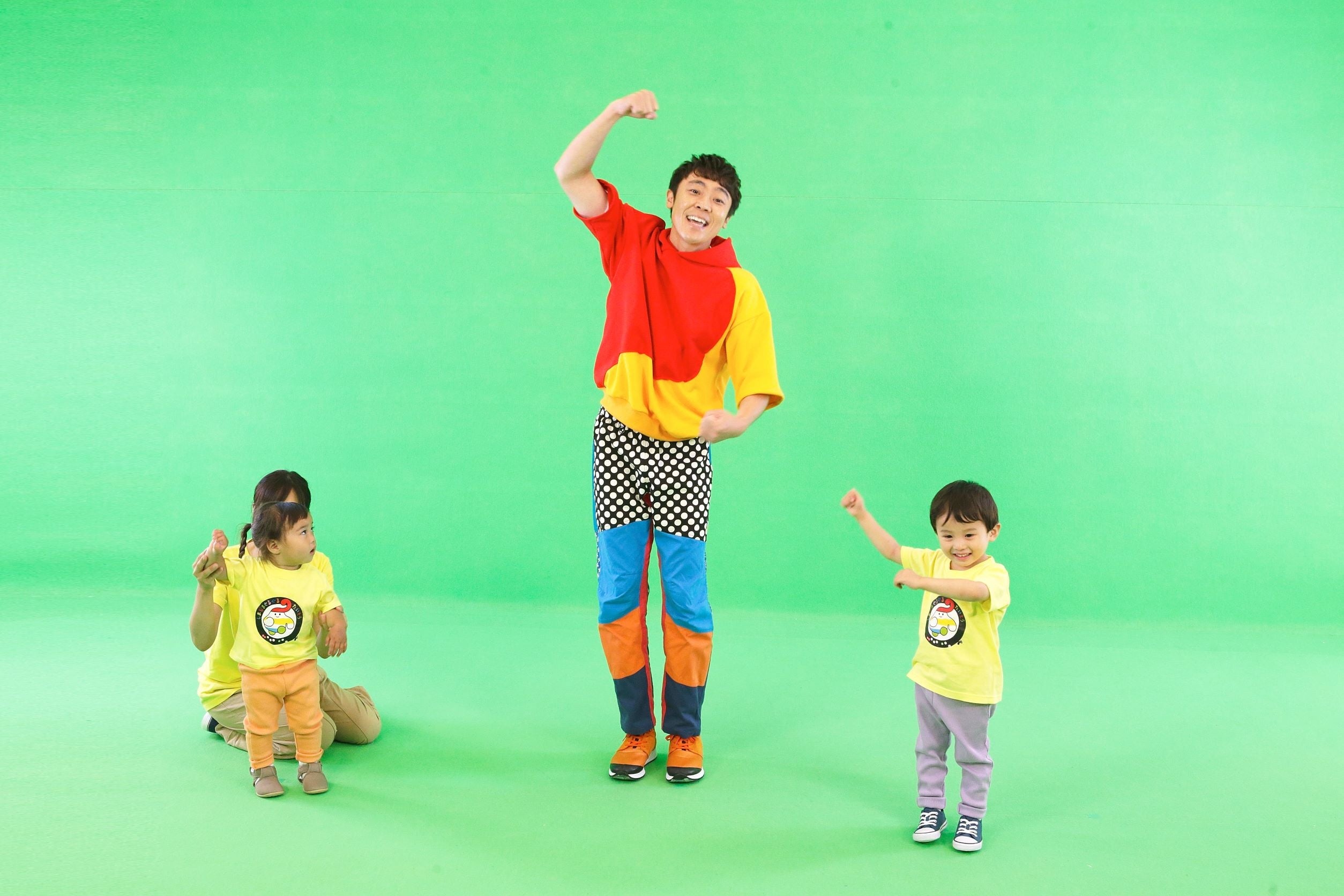 ▲撮影の様子。お子さんもよしお兄さんのかけ声にノリノリに！