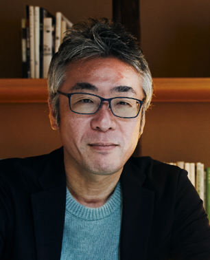 ▲『世界が広がる学問図鑑』監修者の宮野公樹氏。