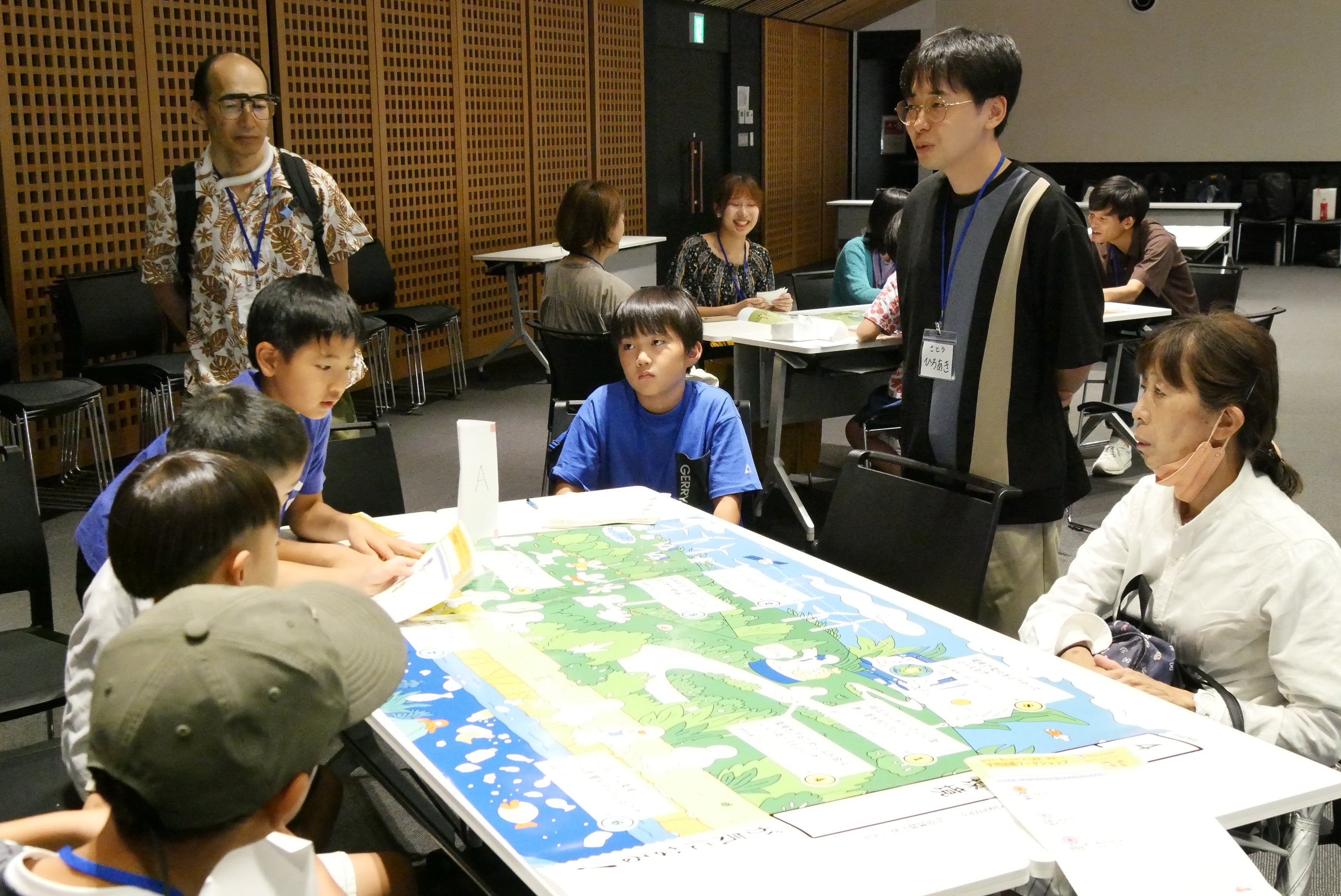 ▲最後は、若手研究者などのスタッフへの質問タイム。