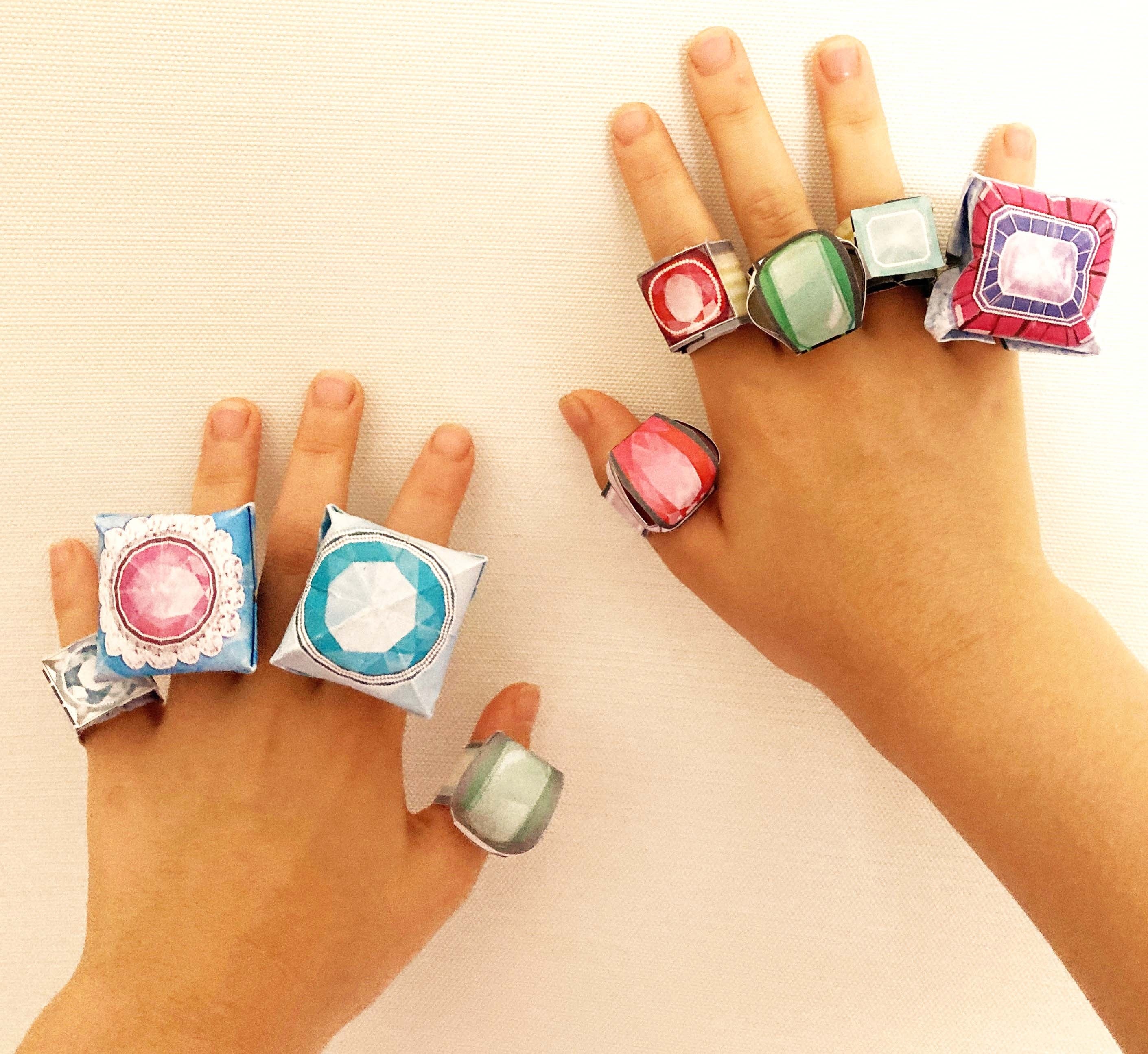 超豪華な指輪は9パターン。家族みんなで指につければ大富豪気分を満喫できます。