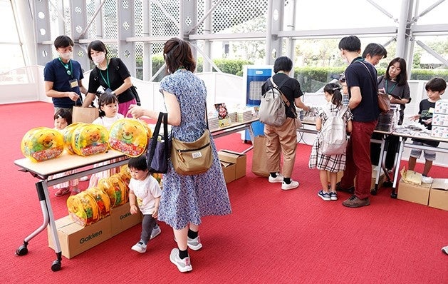 学研グループのさまざまな商品がもらえるお土産コーナーや、 TGGのマスコットキャラクター・エブリワンといっしょに写真が撮れるPhoto Spotも大盛況！