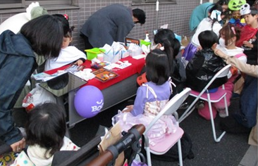 フェイスペイントなども行います