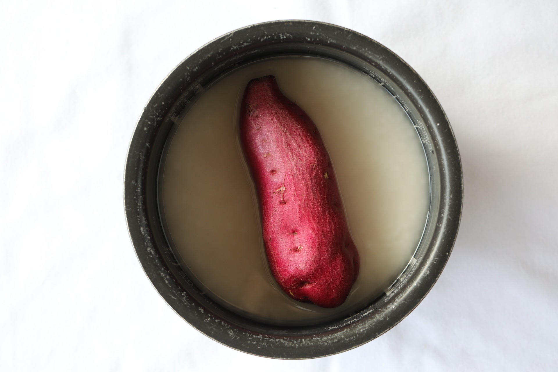 ▲作り方は、炊飯器にブッ込むだけ。以上！