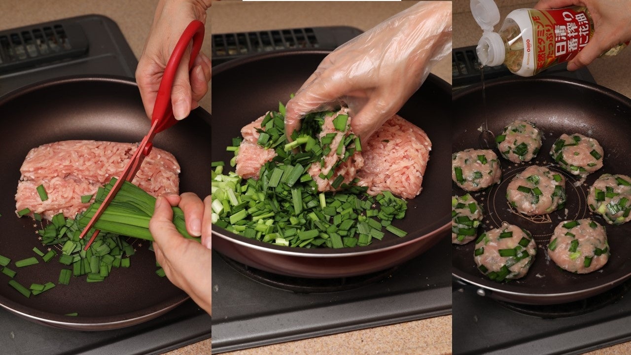 ▲ひき肉は、パックからフライパンにドンッ！にらはキッチンバサミで切りながら加えます。そのまま手で混ぜて成形し、上からサラダ油をかけて焼く！