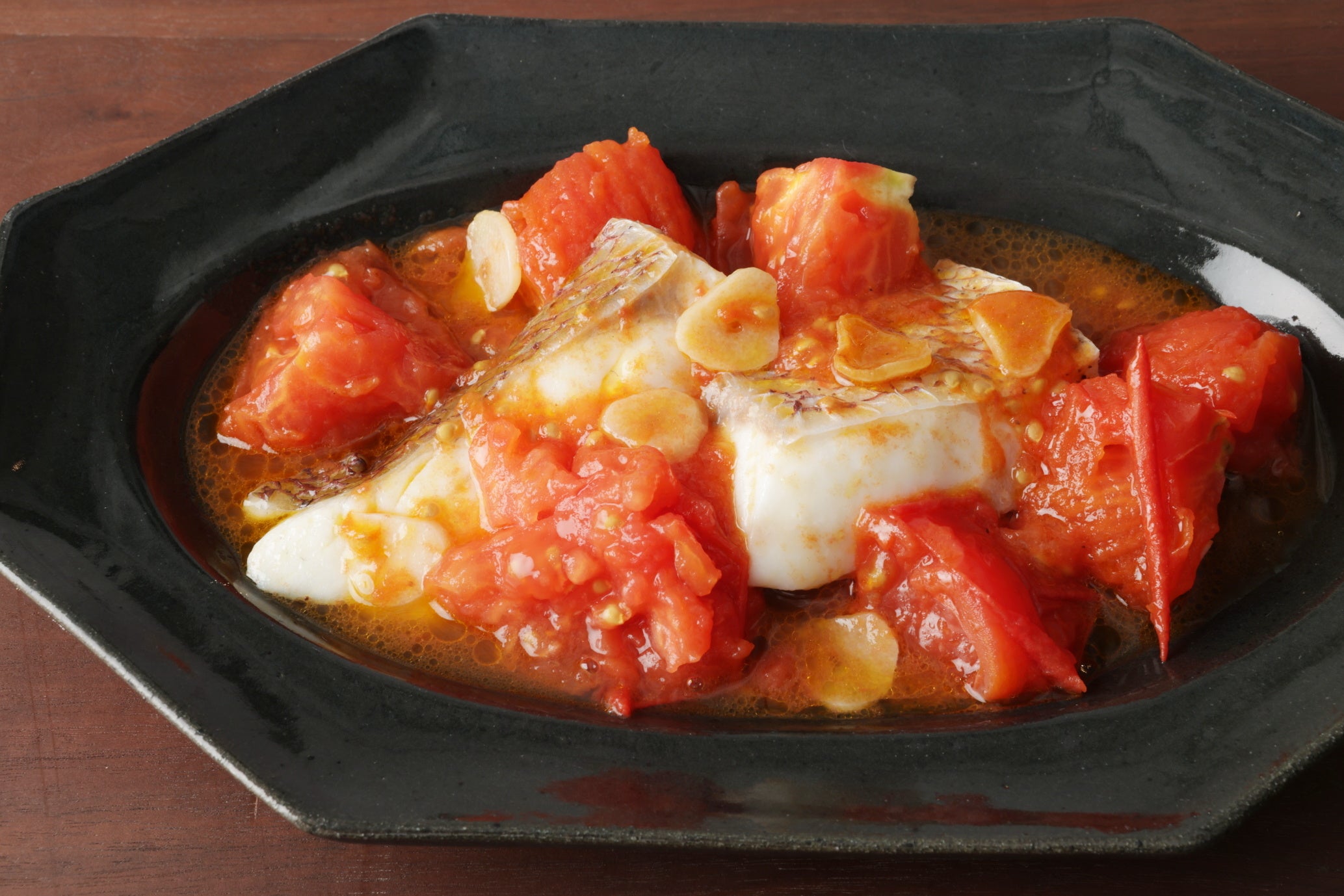 ▲たいとトマト　にんにくで煮て