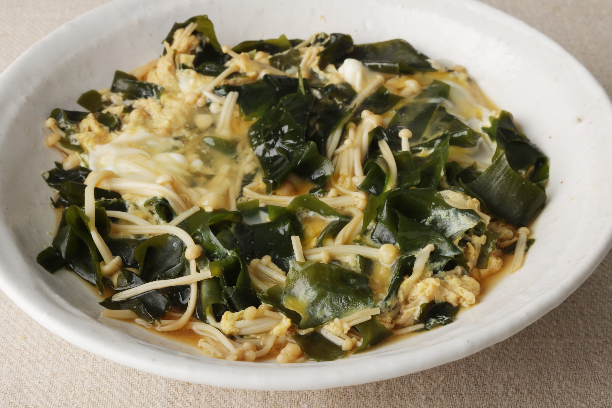 ▲わかめとえのき　しょうゆ味で卵でとじて