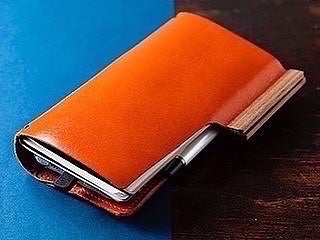 スマホ仕舞ったまま充電できます。