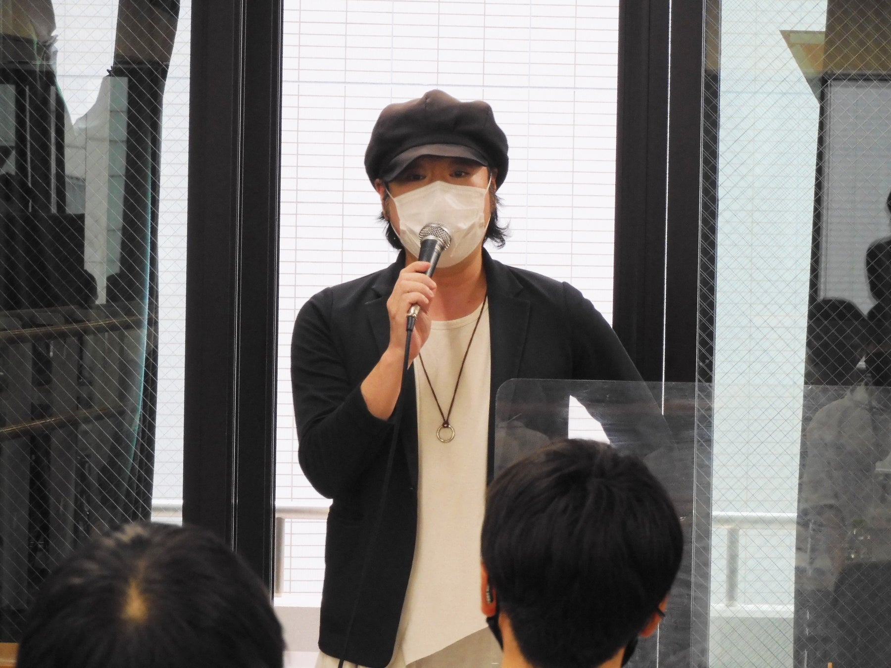 プロの現場を体感できるアニメキャストオーディションに、卒業生声優&学院講師の桐井大介さんが、審査員役として登場