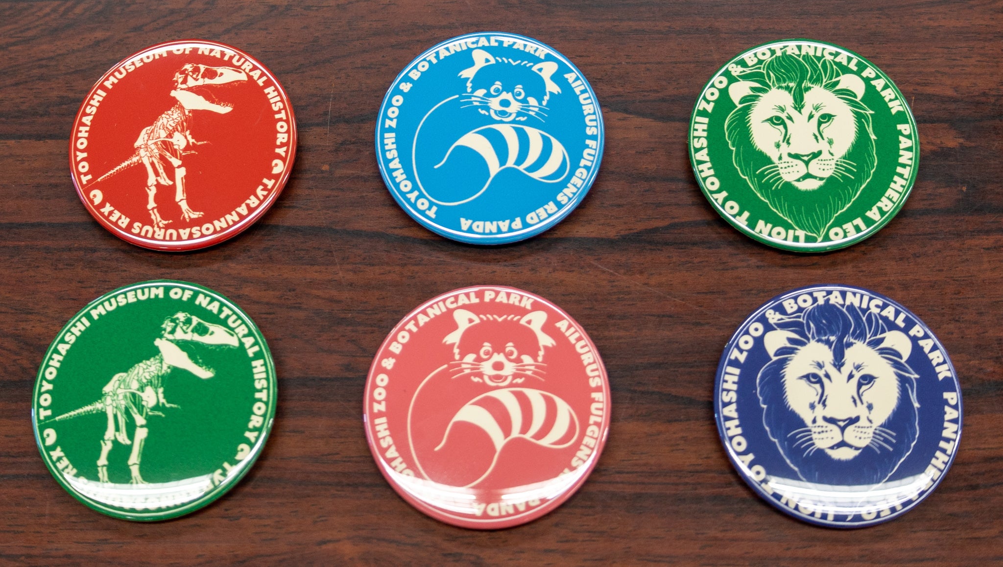 前掛けデザイン缶バッジ