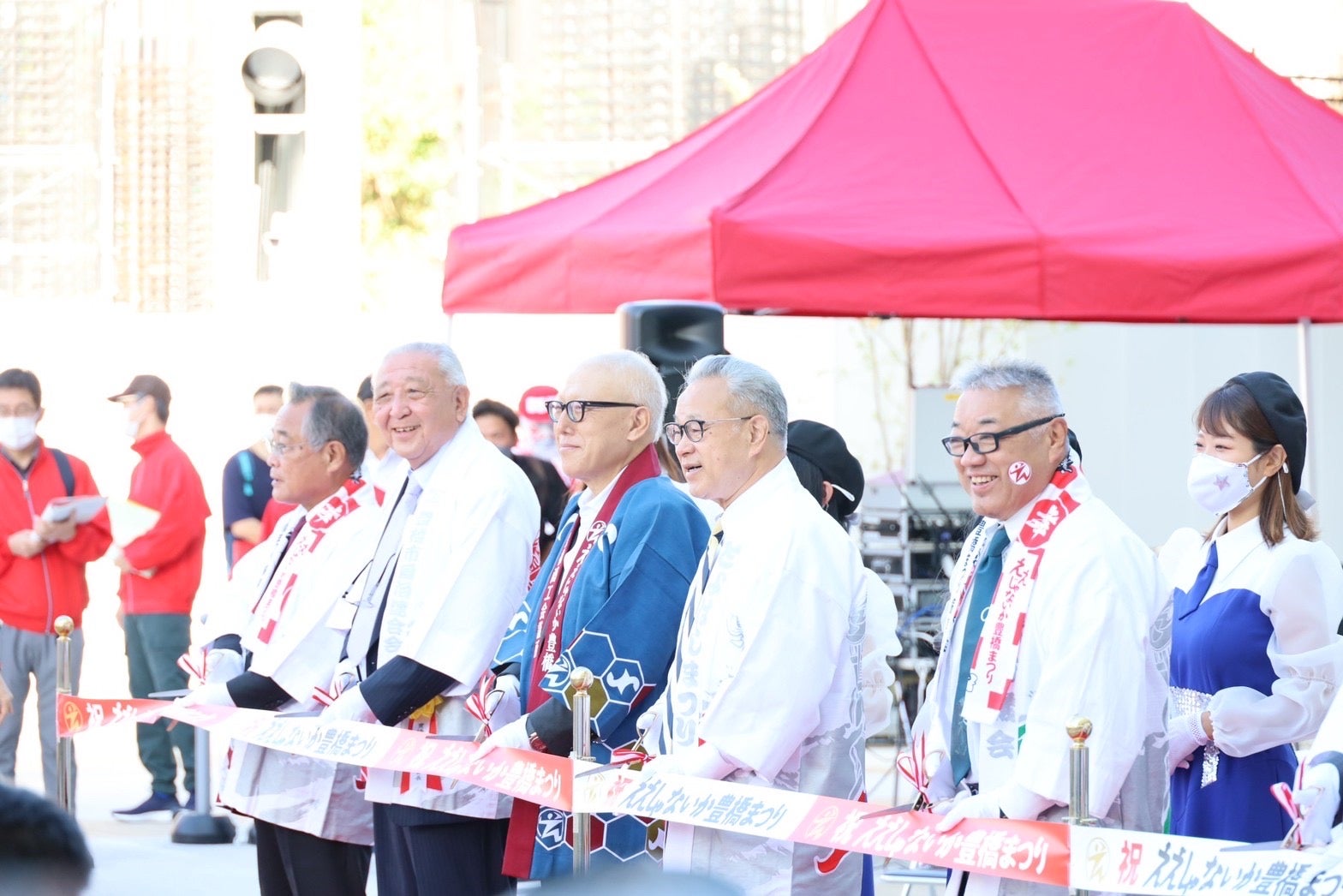 6 000人が乱舞する総おどりから物産展までが大集合 ええじゃないか豊橋まつりが10月16日まで開催中 豊橋市のプレスリリース 6 000人が乱舞する総おどりから物産展までが大集合 ええじゃないか豊橋まつりが10月16日まで開催中 豊橋市のプレスリリース