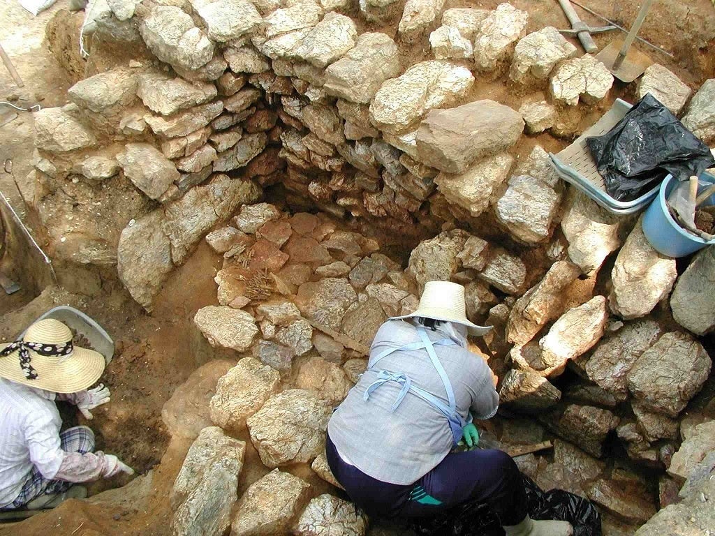 平成12年の発掘調査で発見された石室