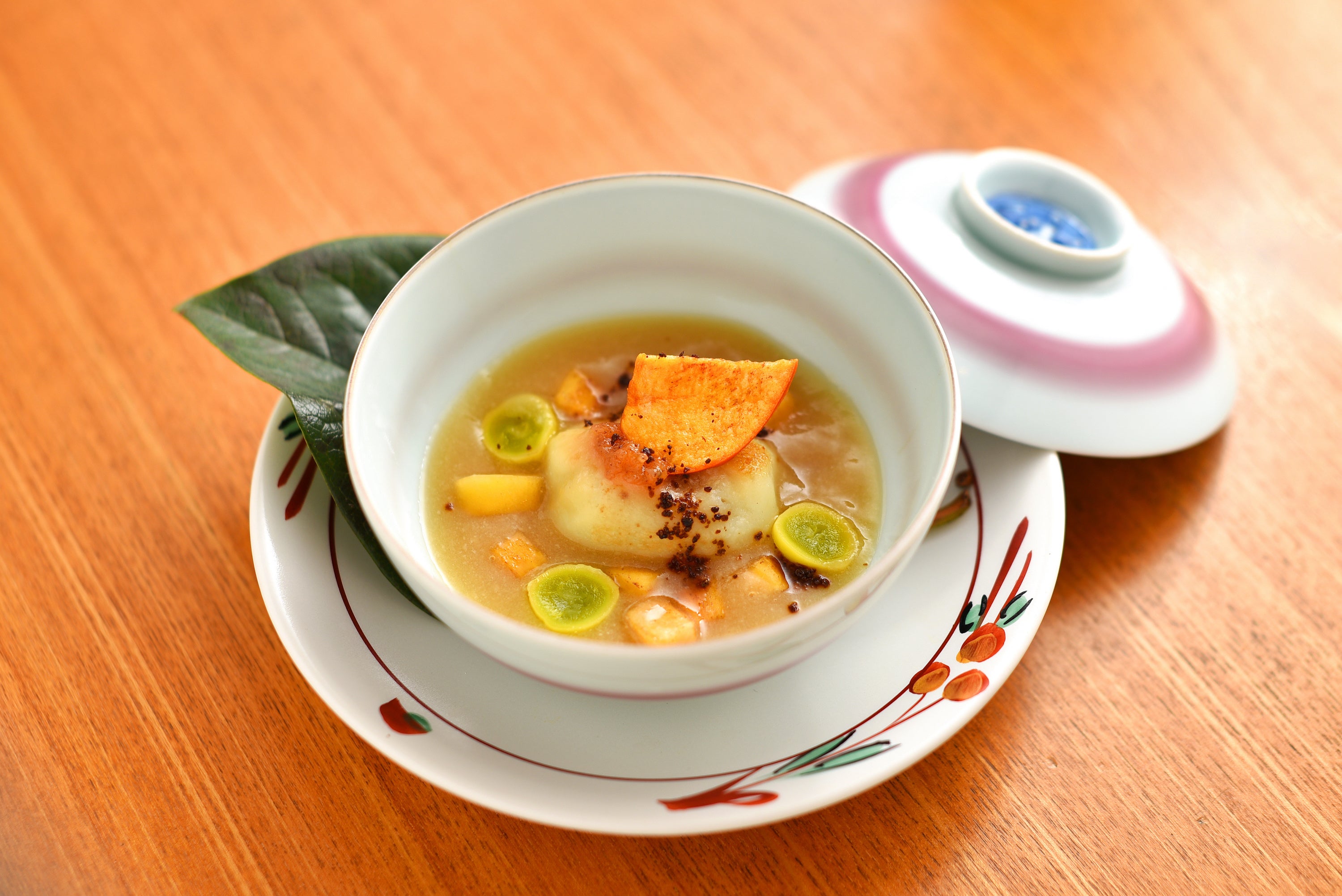 ベル・ファームさんの次郎柿と百合根の饅頭