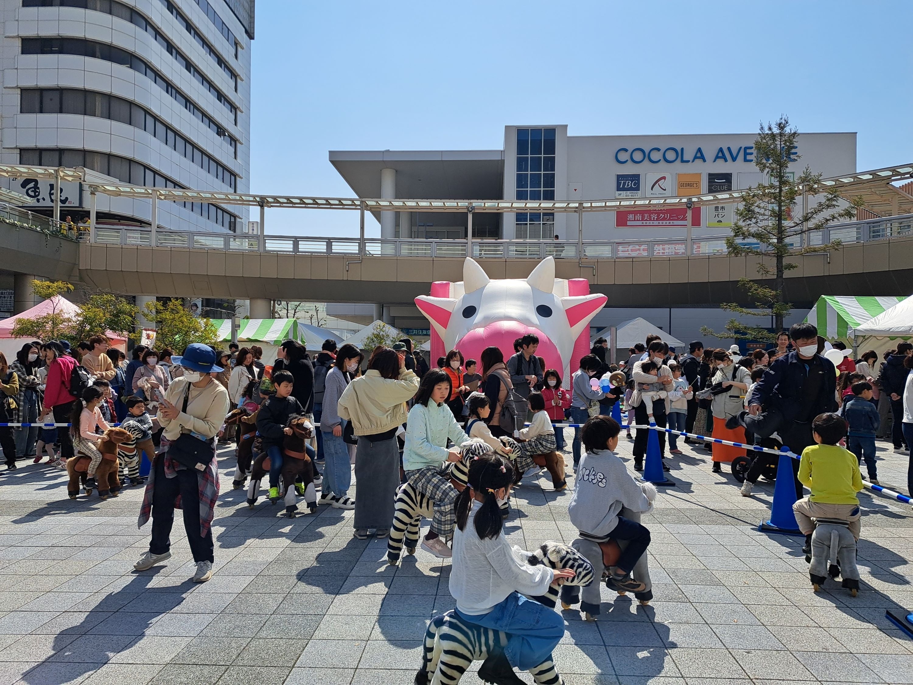 開催予定場所である南口駅前広場のイベント様子