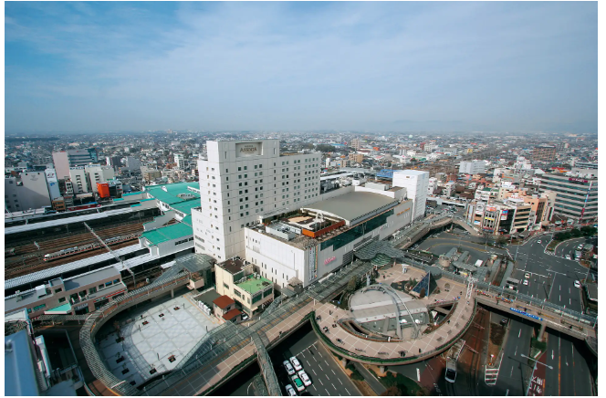 豊橋駅は東海道新幹線も含め６路線が発着する総合駅で首都圏、関西圏へのアクセスがしやすい地域です