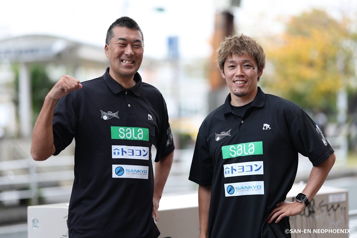 三遠ネオフェニックスアンバサダー 左：鹿毛 誠一郎 氏、右：岡田 慎吾 氏