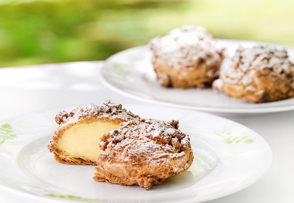 パティスリー商品「森のシュークリーム」は注文後にクリームをお詰めします