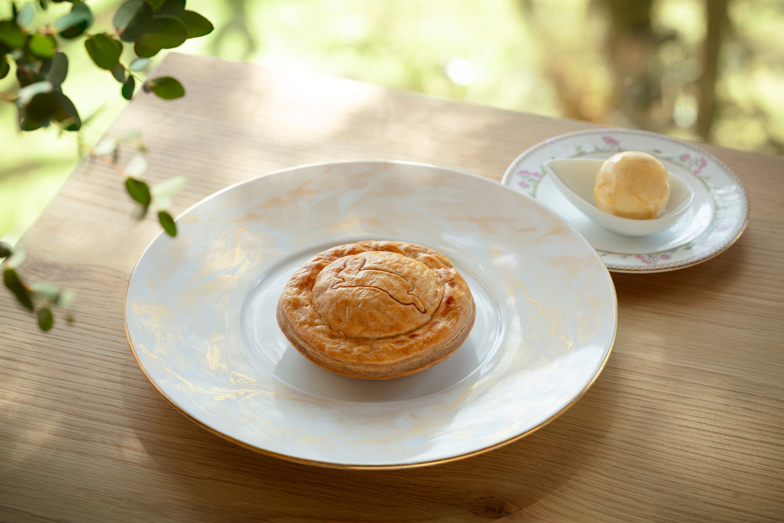 甘酸っぱいりんごの魅力あふれる「森の焼きりんごパイ」