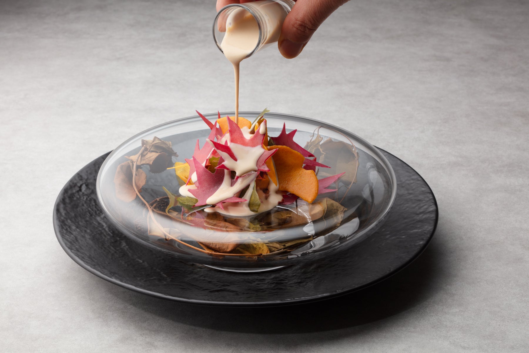 【森のデザートセットも長江桂子氏の世界　落ち葉】デザートセットも引き続きコラボレーションいたします