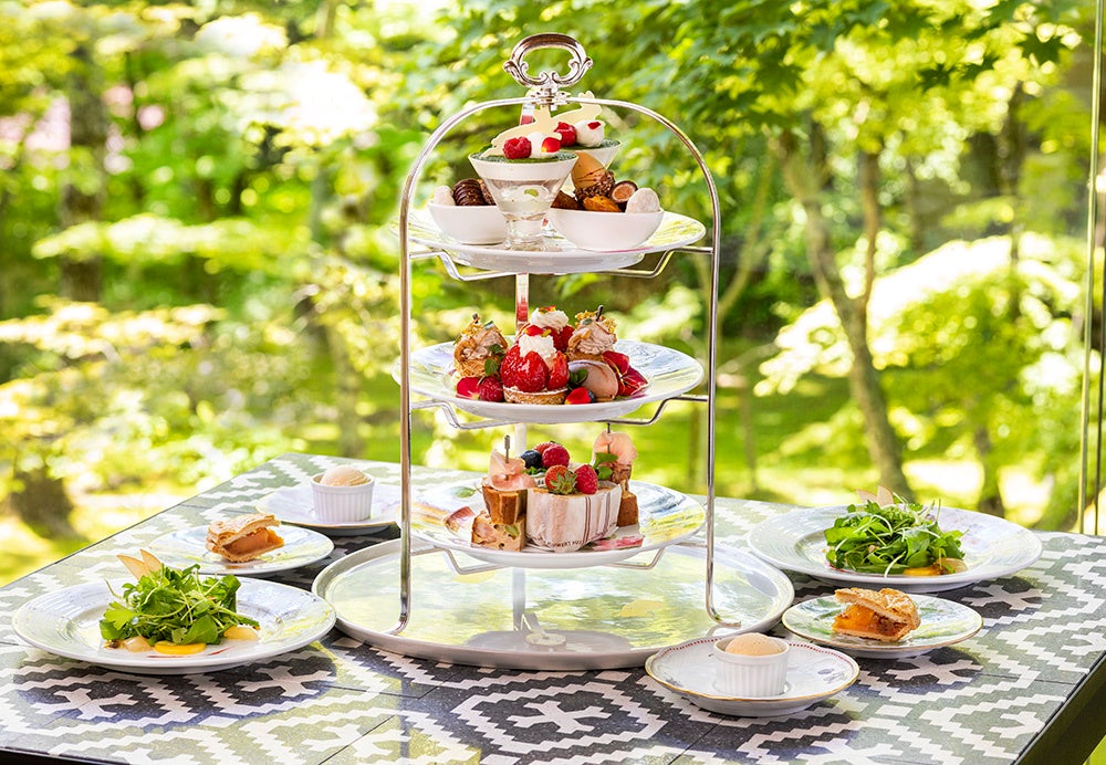 軽井沢 東京ばな奈グループが幻想的な森のスイーツ店open 焼きりんごのようなアップルパイ できたてシュークリームなど軽井沢 を満喫 株式会社グレープストーンのプレスリリース